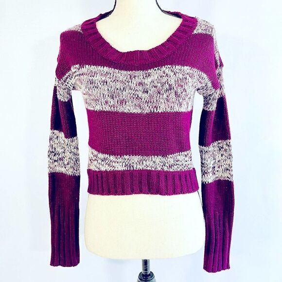 Take Out Cropped Knit Sweater - Picture 9 of 11